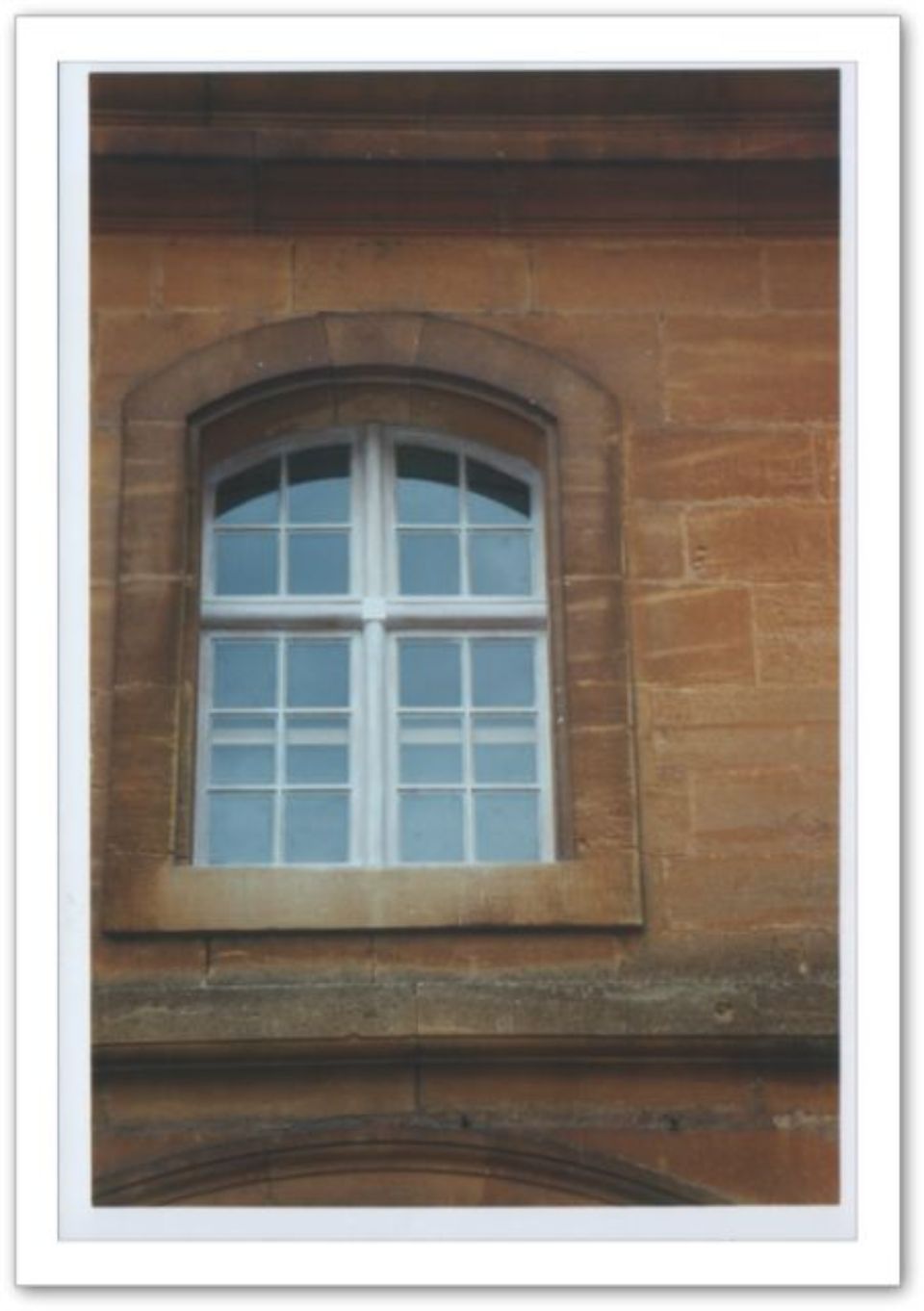 fenêtre XVIIIe siècle et briques