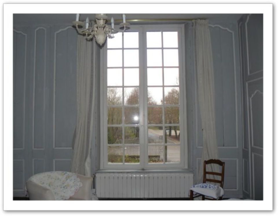 grande fenêtre blanche XVIIIe siècle